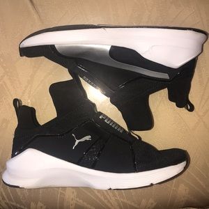 Black puma sneakers
